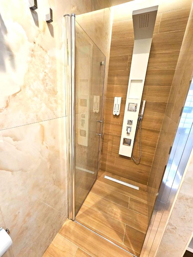 Astoria Supreme - Modern Boutique Suites Lecce Exterior foto