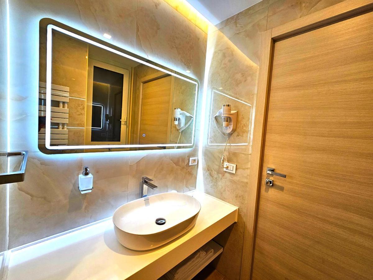 Astoria Supreme - Modern Boutique Suites Lecce Exterior foto