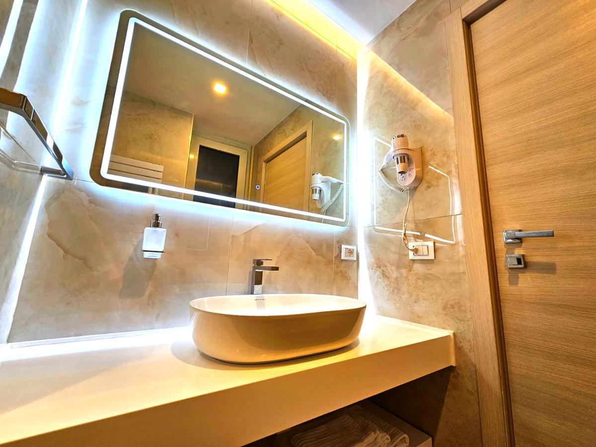 Astoria Supreme - Modern Boutique Suites Lecce Exterior foto